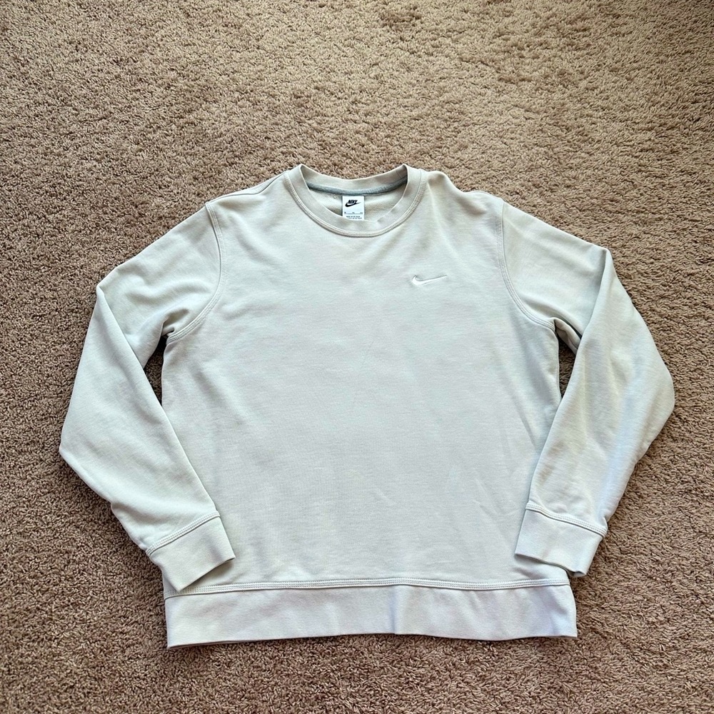 Nike Men's Sweater! (Excellent Condition)